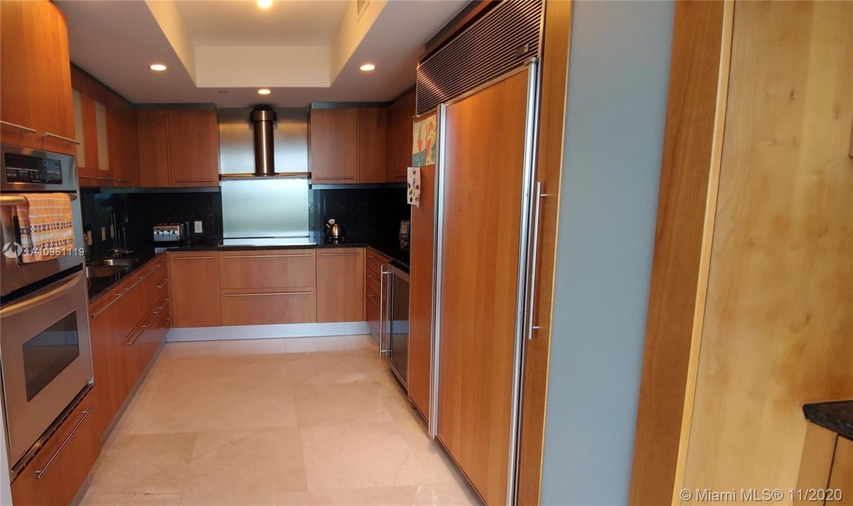 Recently Rented: $9,000 (3 beds, 3 baths, 2480 Square Feet)