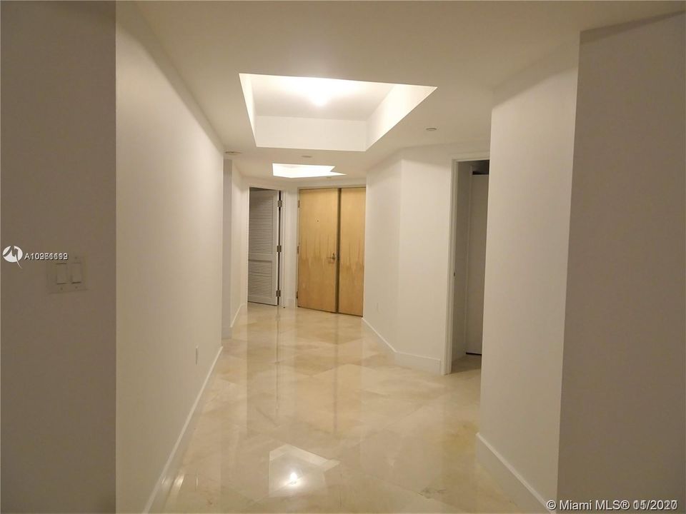 Recently Rented: $9,000 (3 beds, 3 baths, 2480 Square Feet)