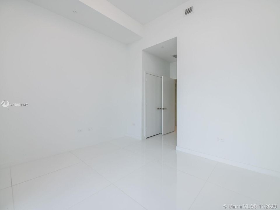 Recently Rented: $11,500 (3 beds, 4 baths, 3092 Square Feet)
