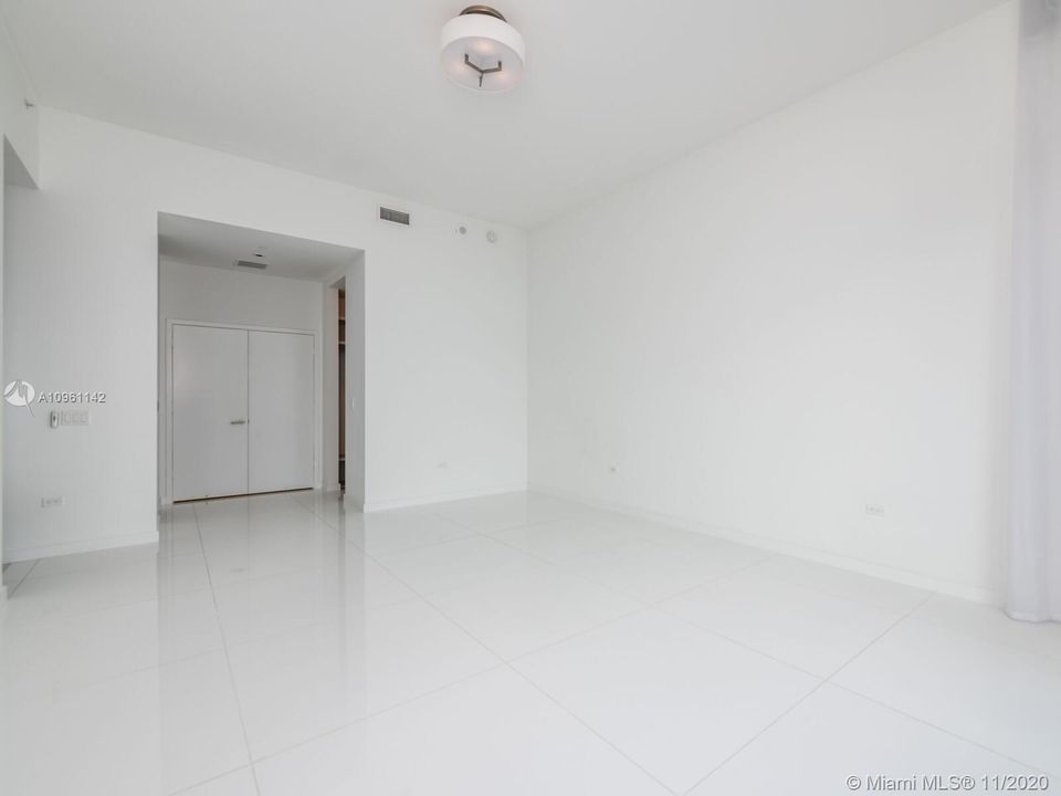 Recently Rented: $11,500 (3 beds, 4 baths, 3092 Square Feet)