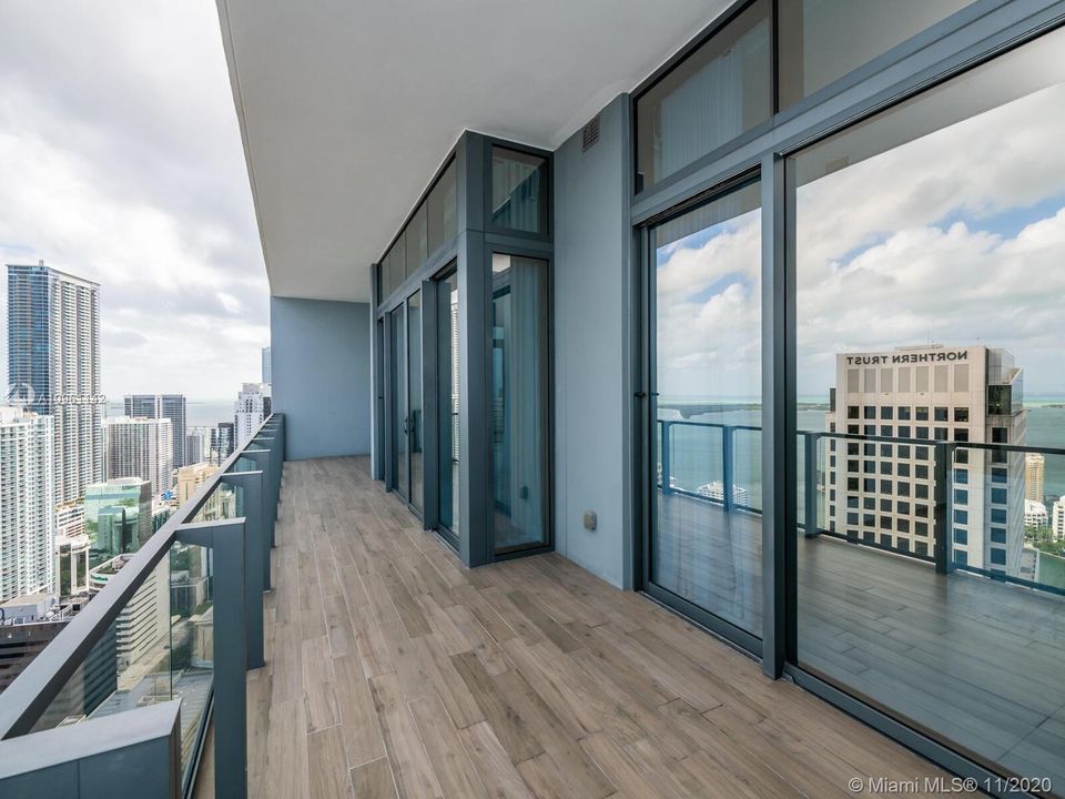 Recently Rented: $11,500 (3 beds, 4 baths, 3092 Square Feet)