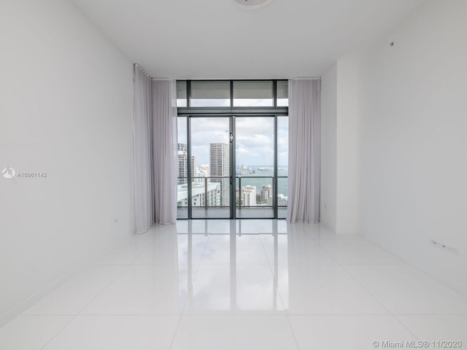 Recently Rented: $11,500 (3 beds, 4 baths, 3092 Square Feet)