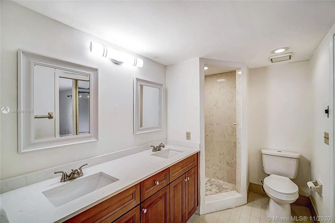 Vendido Recientemente: $310,500 (3 camas, 2 baños, 1628 Pies cuadrados)