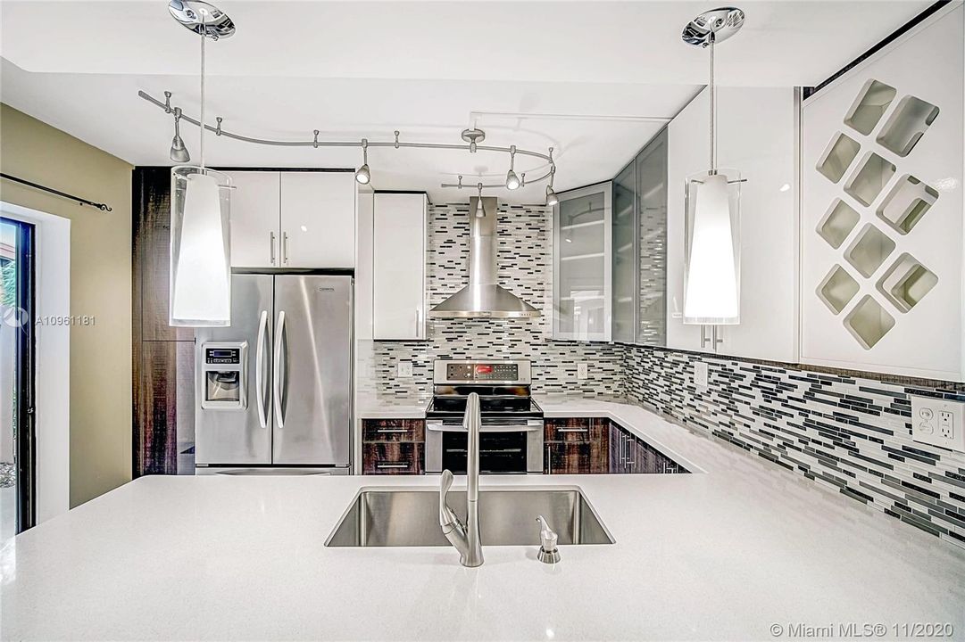 Vendido Recientemente: $310,500 (3 camas, 2 baños, 1628 Pies cuadrados)