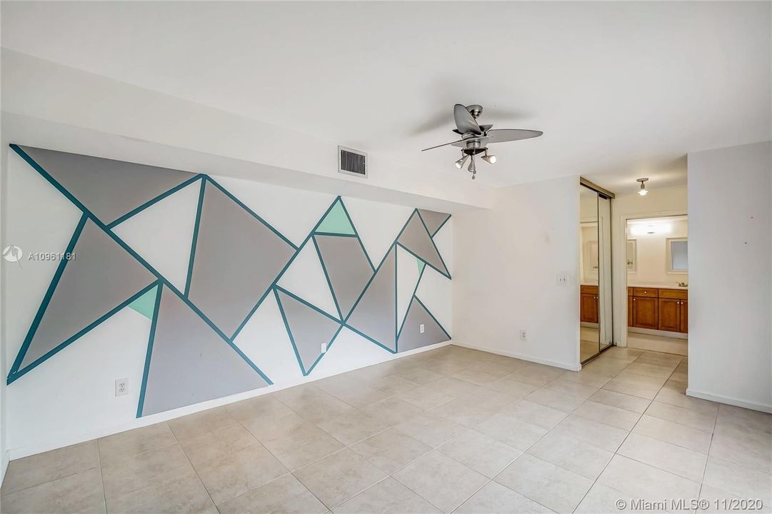 Vendido Recientemente: $310,500 (3 camas, 2 baños, 1628 Pies cuadrados)