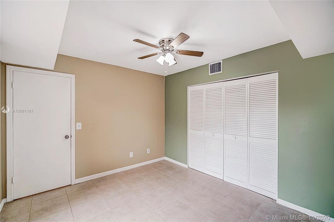 Vendido Recientemente: $310,500 (3 camas, 2 baños, 1628 Pies cuadrados)