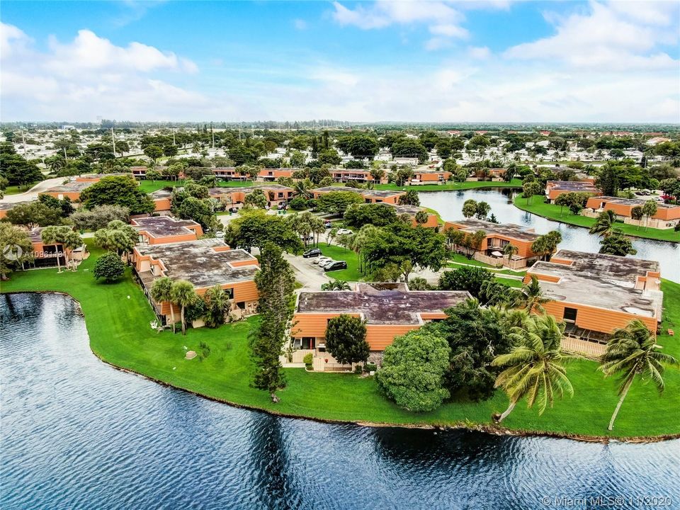 Vendido Recientemente: $310,500 (3 camas, 2 baños, 1628 Pies cuadrados)