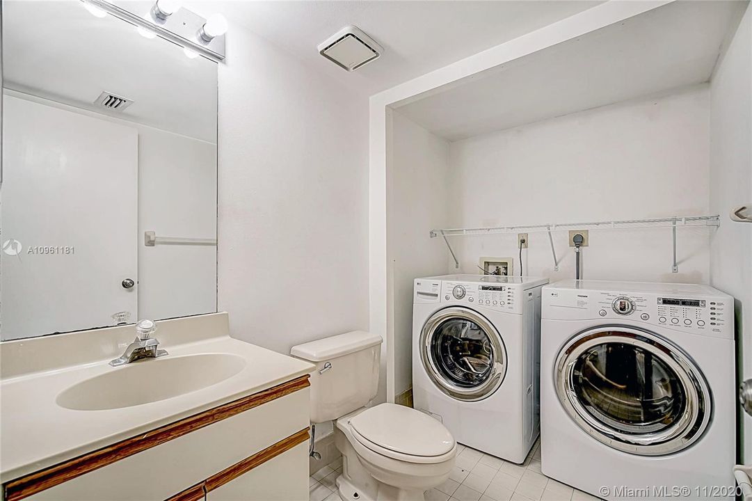 Vendido Recientemente: $310,500 (3 camas, 2 baños, 1628 Pies cuadrados)