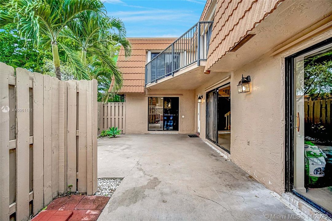 Vendido Recientemente: $310,500 (3 camas, 2 baños, 1628 Pies cuadrados)
