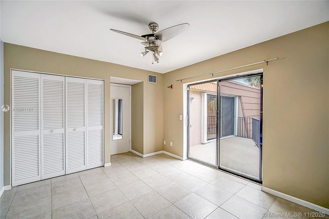 Vendido Recientemente: $310,500 (3 camas, 2 baños, 1628 Pies cuadrados)