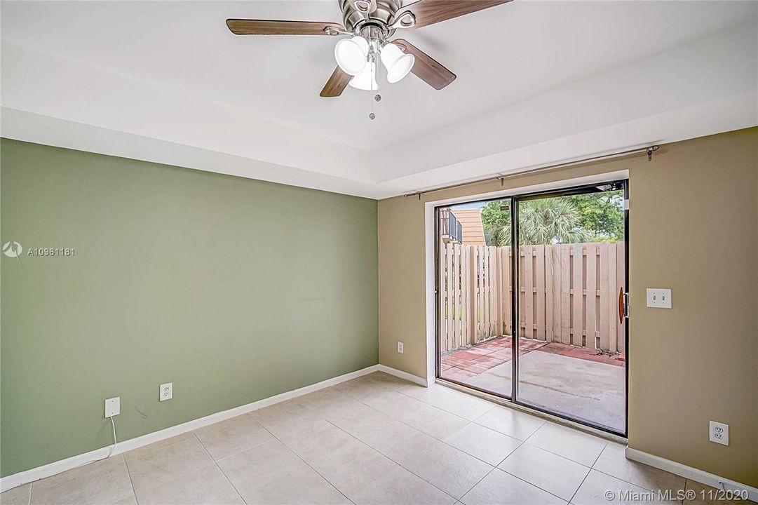 Vendido Recientemente: $310,500 (3 camas, 2 baños, 1628 Pies cuadrados)