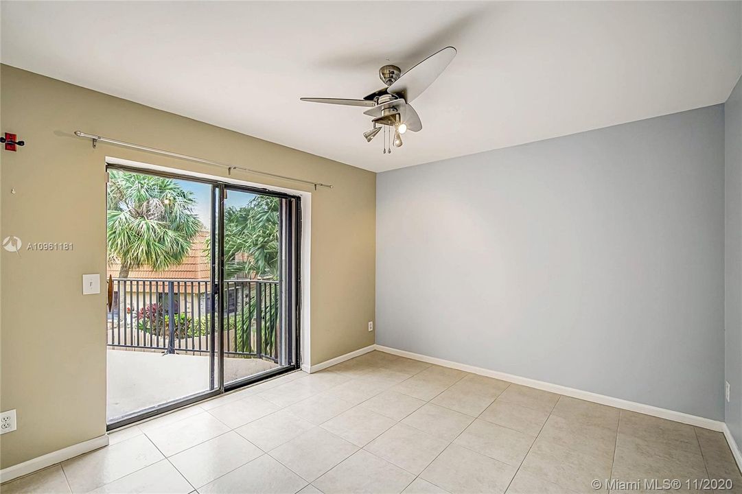 Vendido Recientemente: $310,500 (3 camas, 2 baños, 1628 Pies cuadrados)