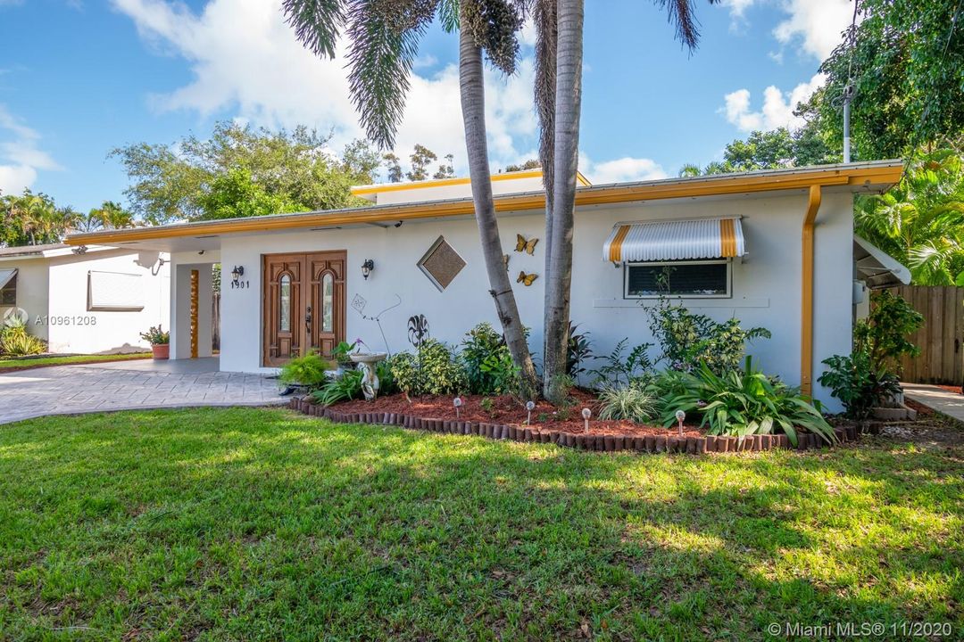 Vendido Recientemente: $450,000 (3 camas, 2 baños, 1930 Pies cuadrados)