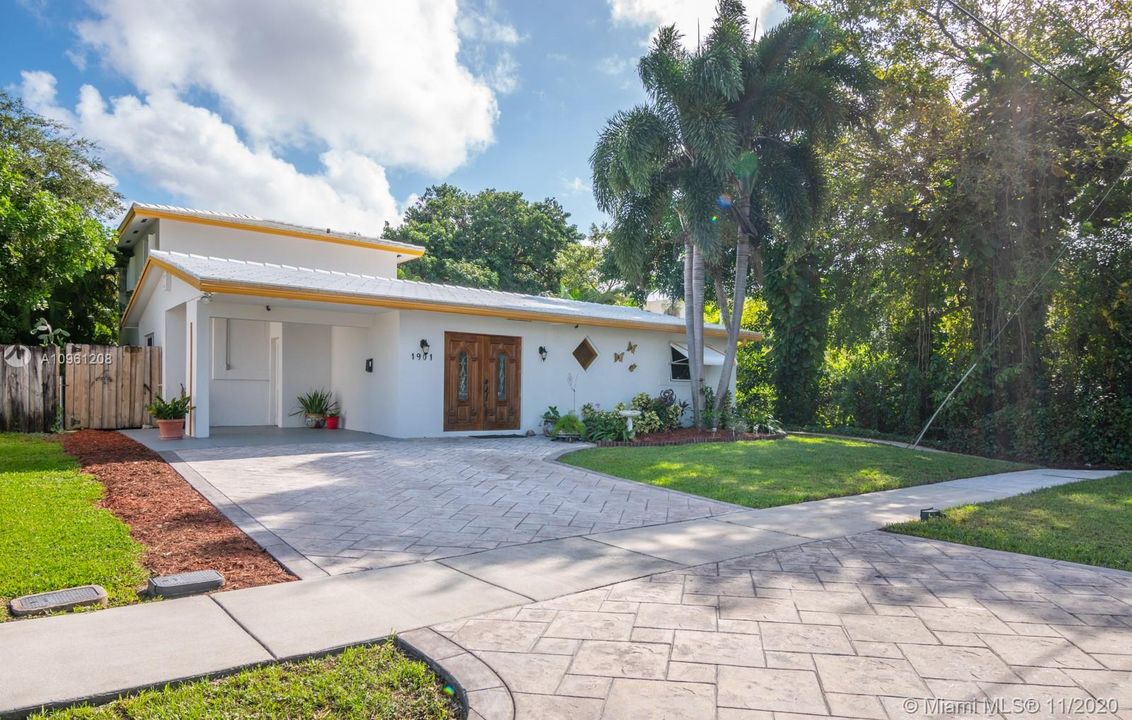 Vendido Recientemente: $450,000 (3 camas, 2 baños, 1930 Pies cuadrados)