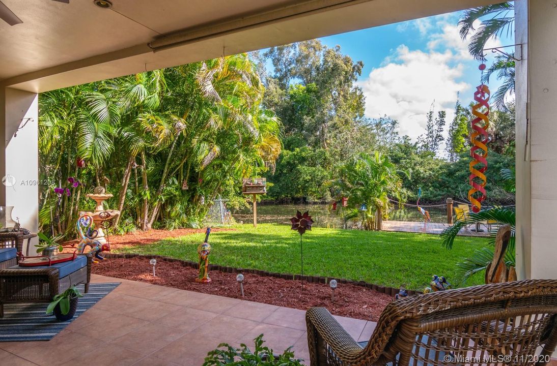 Vendido Recientemente: $450,000 (3 camas, 2 baños, 1930 Pies cuadrados)