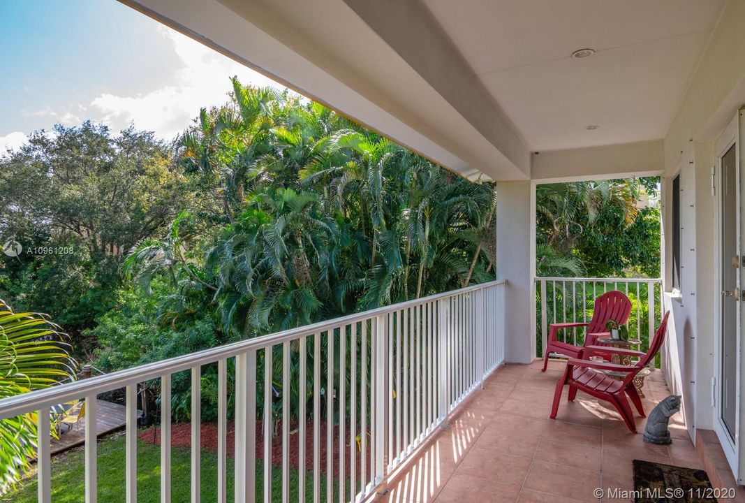 Vendido Recientemente: $450,000 (3 camas, 2 baños, 1930 Pies cuadrados)