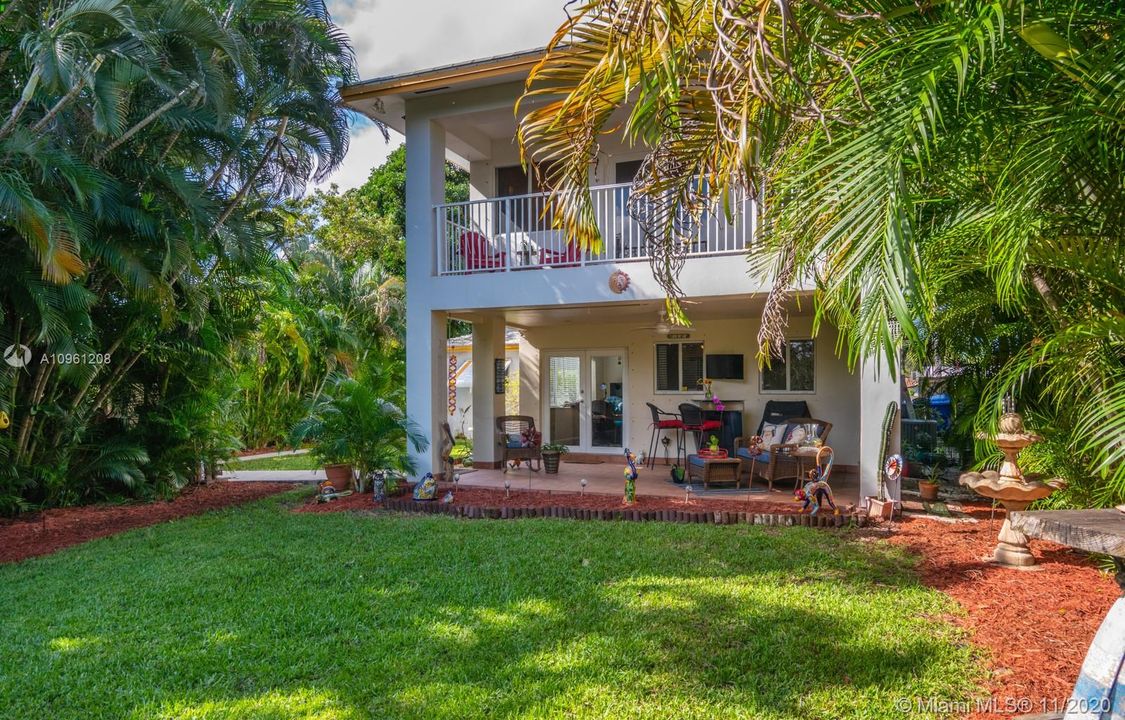 Vendido Recientemente: $450,000 (3 camas, 2 baños, 1930 Pies cuadrados)