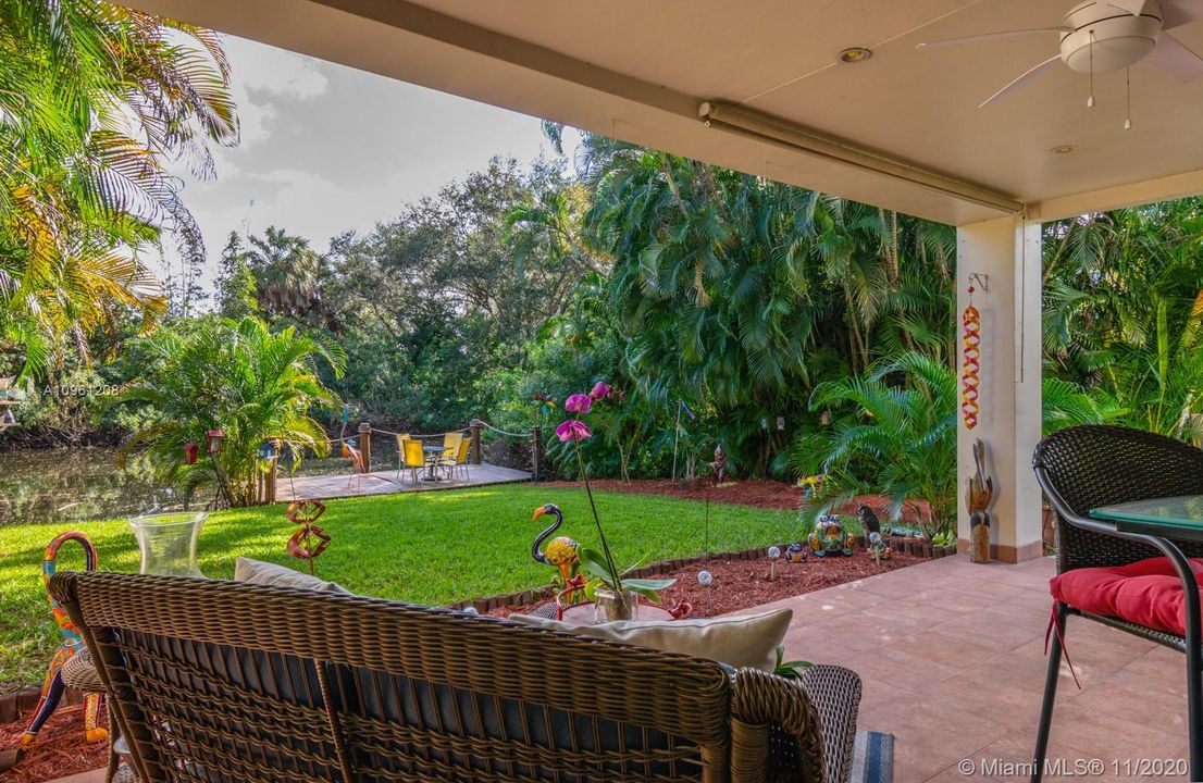 Vendido Recientemente: $450,000 (3 camas, 2 baños, 1930 Pies cuadrados)