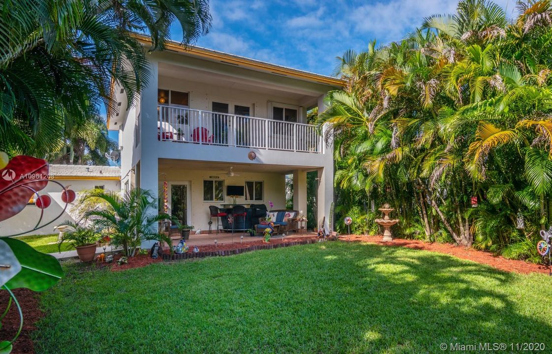 Vendido Recientemente: $450,000 (3 camas, 2 baños, 1930 Pies cuadrados)