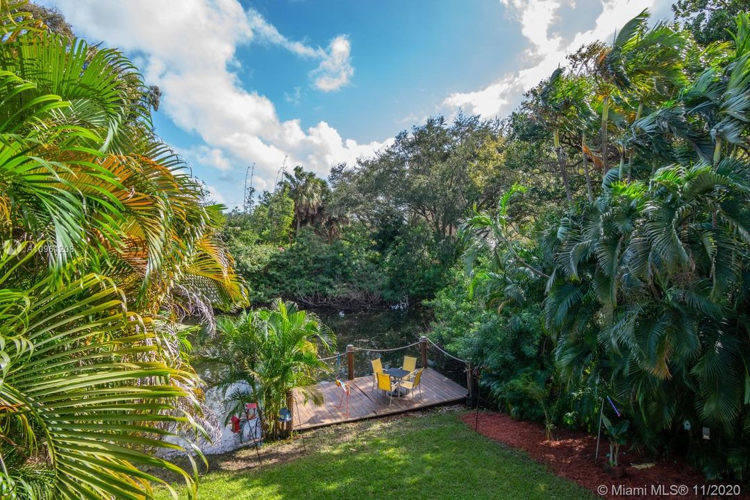 Vendido Recientemente: $450,000 (3 camas, 2 baños, 1930 Pies cuadrados)