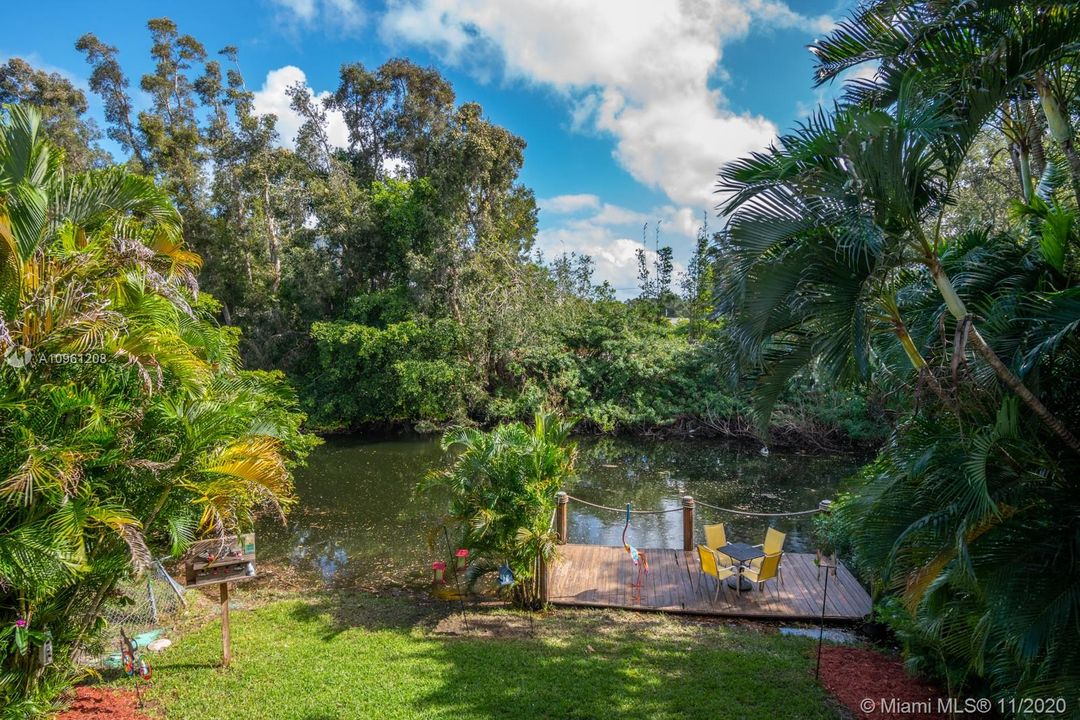 Vendido Recientemente: $450,000 (3 camas, 2 baños, 1930 Pies cuadrados)