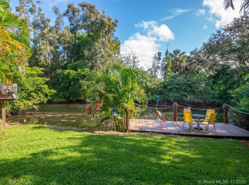 Vendido Recientemente: $450,000 (3 camas, 2 baños, 1930 Pies cuadrados)