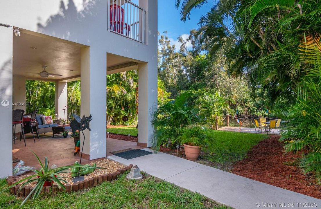 Vendido Recientemente: $450,000 (3 camas, 2 baños, 1930 Pies cuadrados)