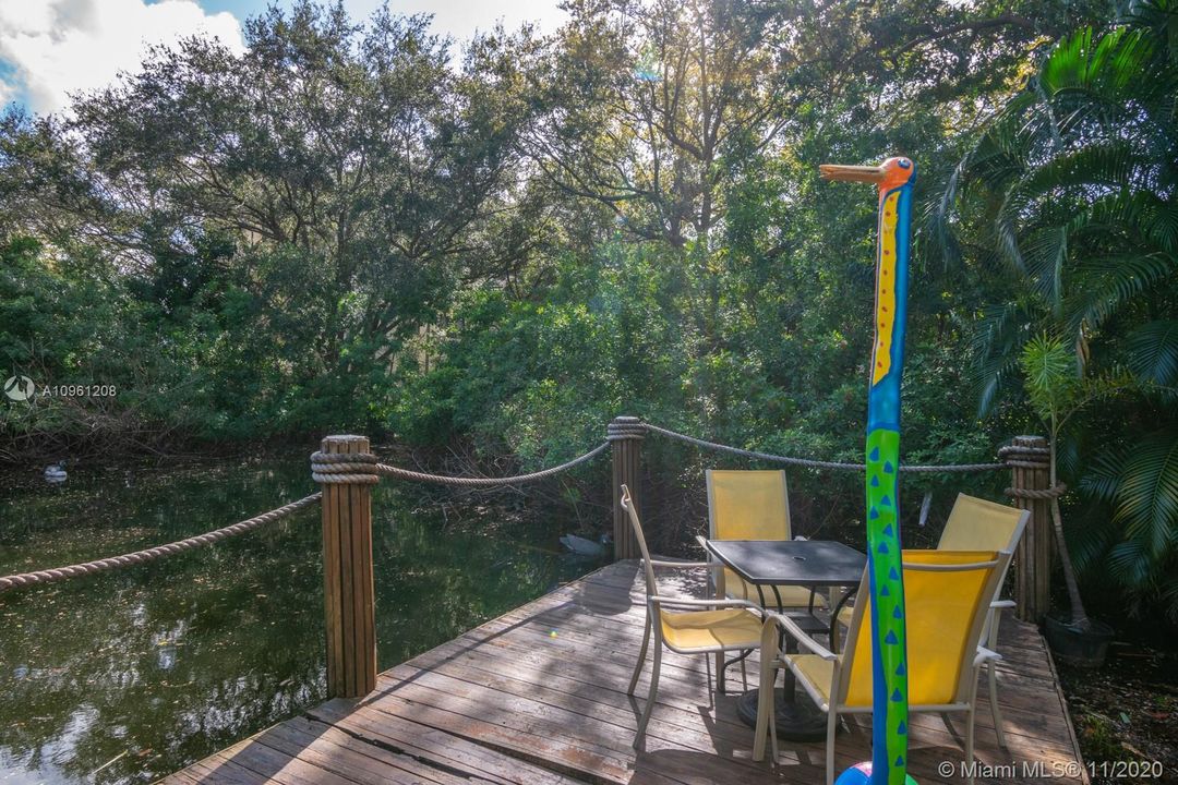 Vendido Recientemente: $450,000 (3 camas, 2 baños, 1930 Pies cuadrados)