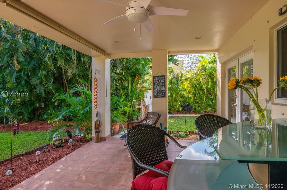 Vendido Recientemente: $450,000 (3 camas, 2 baños, 1930 Pies cuadrados)