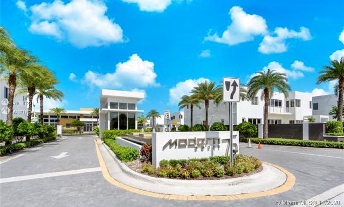 Vendido Recientemente: $1,474,000 (6 camas, 6 baños, 4874 Pies cuadrados)
