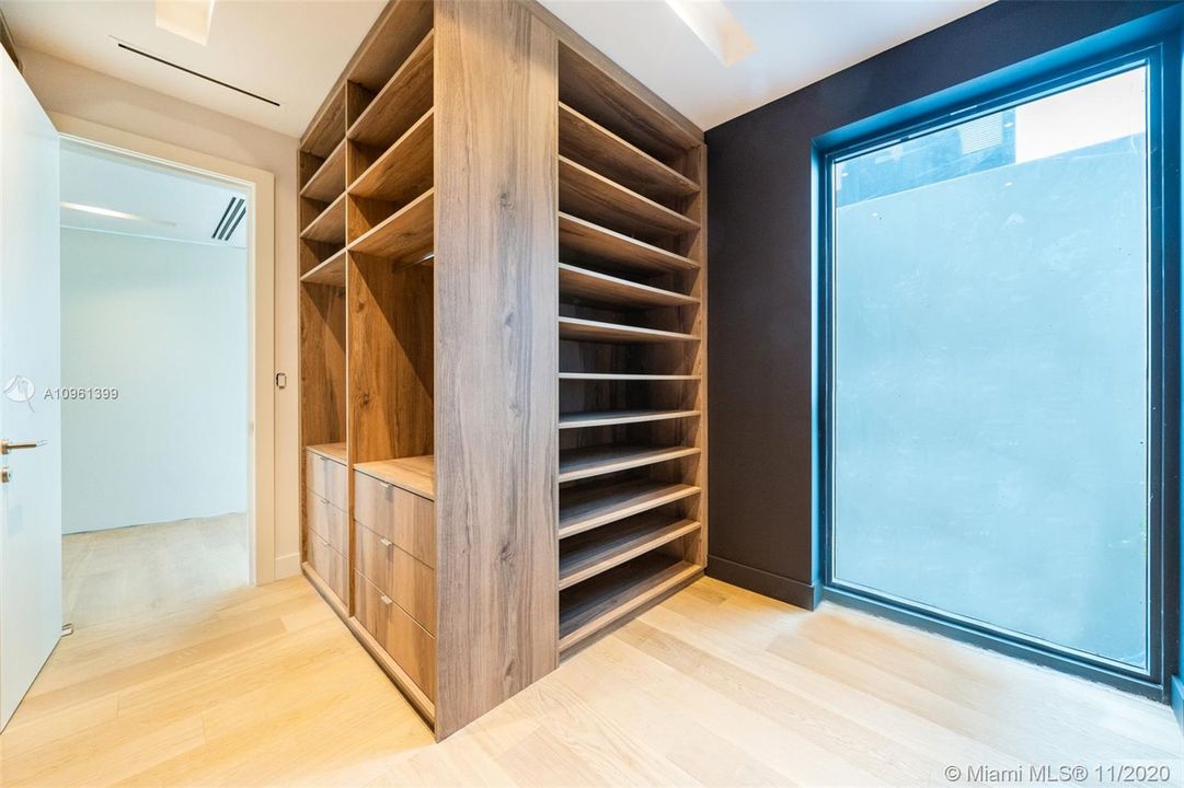 Недавно арендовано: $45,000 (4 спален, 6 ванн, 0 Квадратных фут)