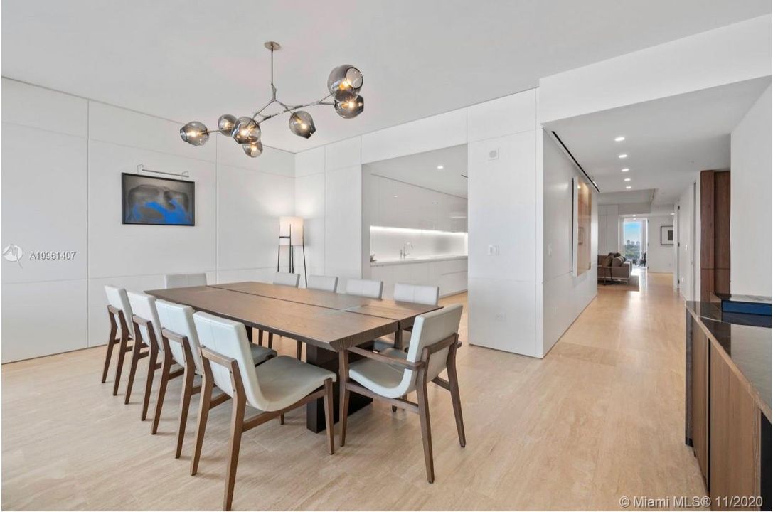 Recently Sold: $9,250,000 (3 beds, 4 baths, 3025 Square Feet)