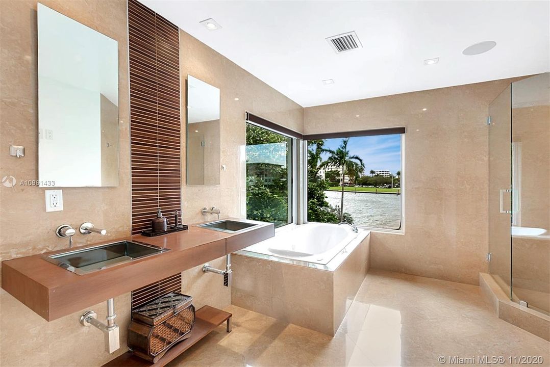 最近租的: $35,000 (5 贝兹, 5 浴室, 4737 平方英尺)
