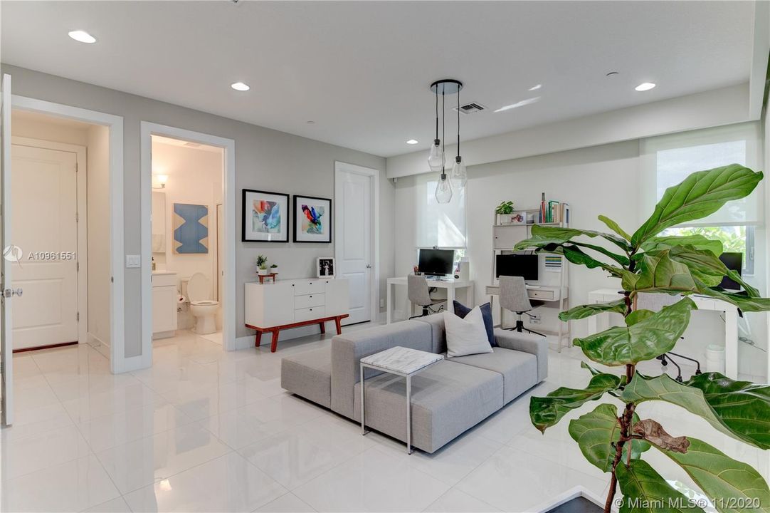 Recently Sold: $680,000 (3 beds, 3 baths, 2840 Square Feet)