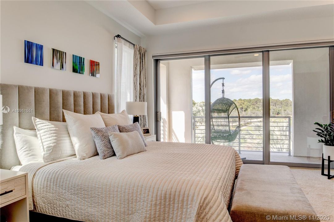 Recently Sold: $680,000 (3 beds, 3 baths, 2840 Square Feet)