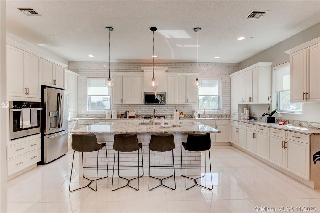 Recently Sold: $680,000 (3 beds, 3 baths, 2840 Square Feet)
