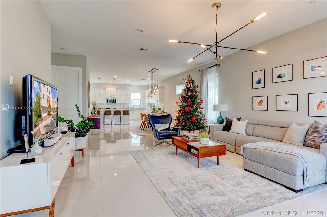 Recently Sold: $680,000 (3 beds, 3 baths, 2840 Square Feet)