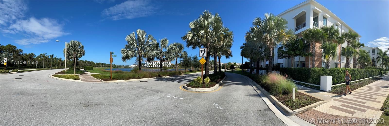 Recently Sold: $680,000 (3 beds, 3 baths, 2840 Square Feet)
