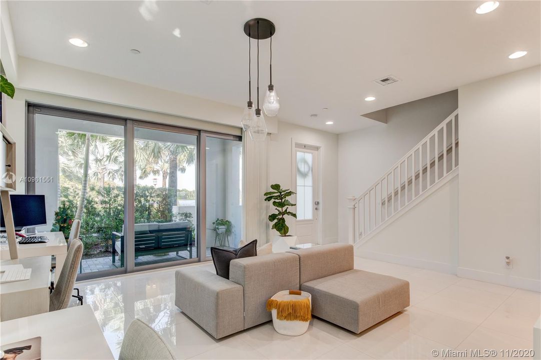 Recently Sold: $680,000 (3 beds, 3 baths, 2840 Square Feet)