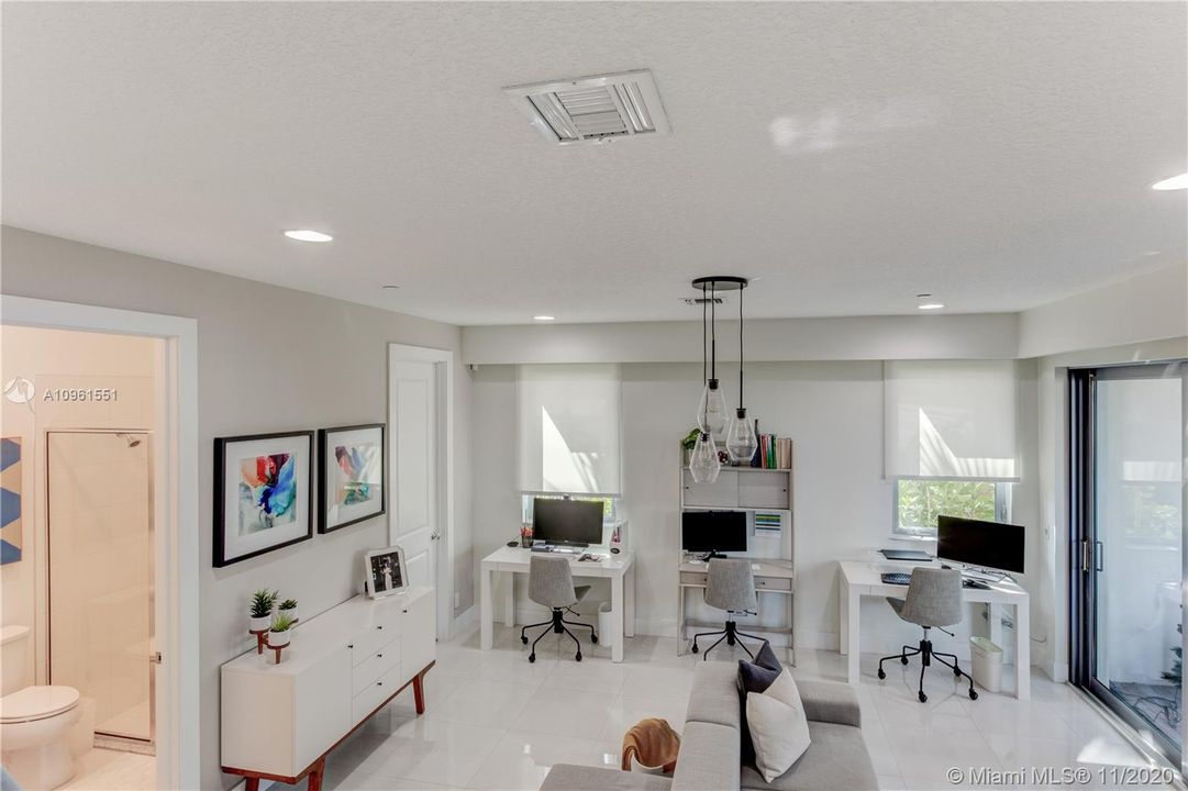Recently Sold: $680,000 (3 beds, 3 baths, 2840 Square Feet)