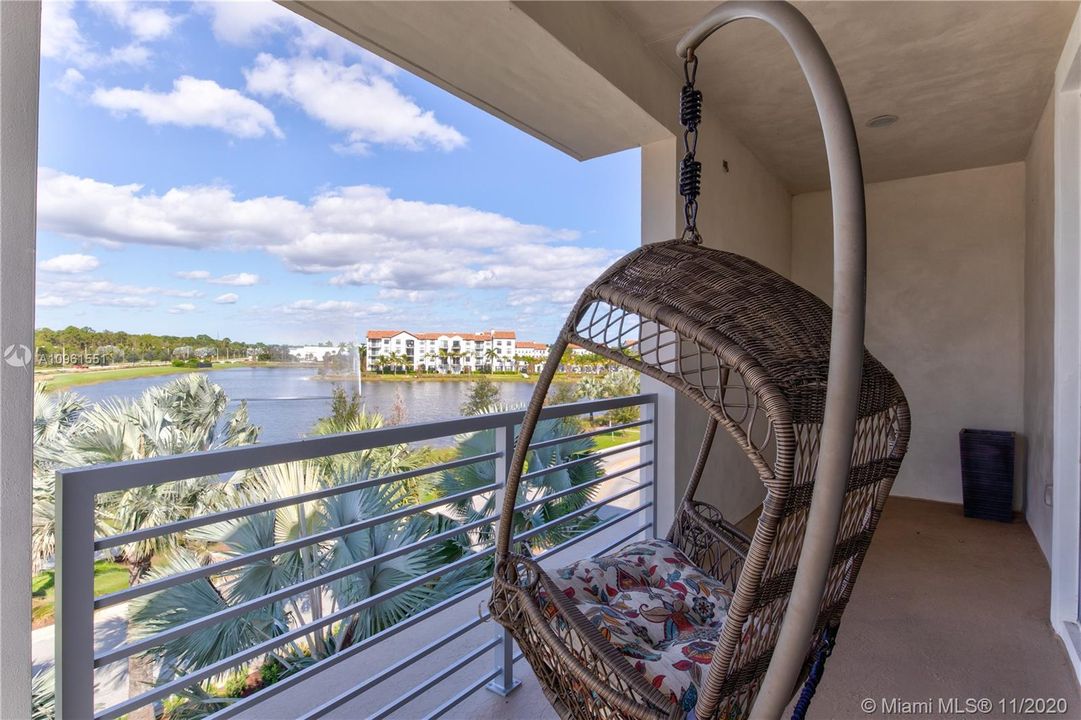 Recently Sold: $680,000 (3 beds, 3 baths, 2840 Square Feet)