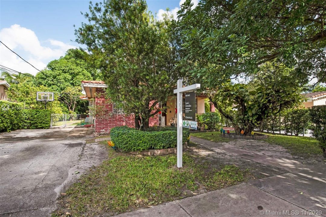Vendido Recientemente: $399,900 (4 camas, 3 baños, 1503 Pies cuadrados)