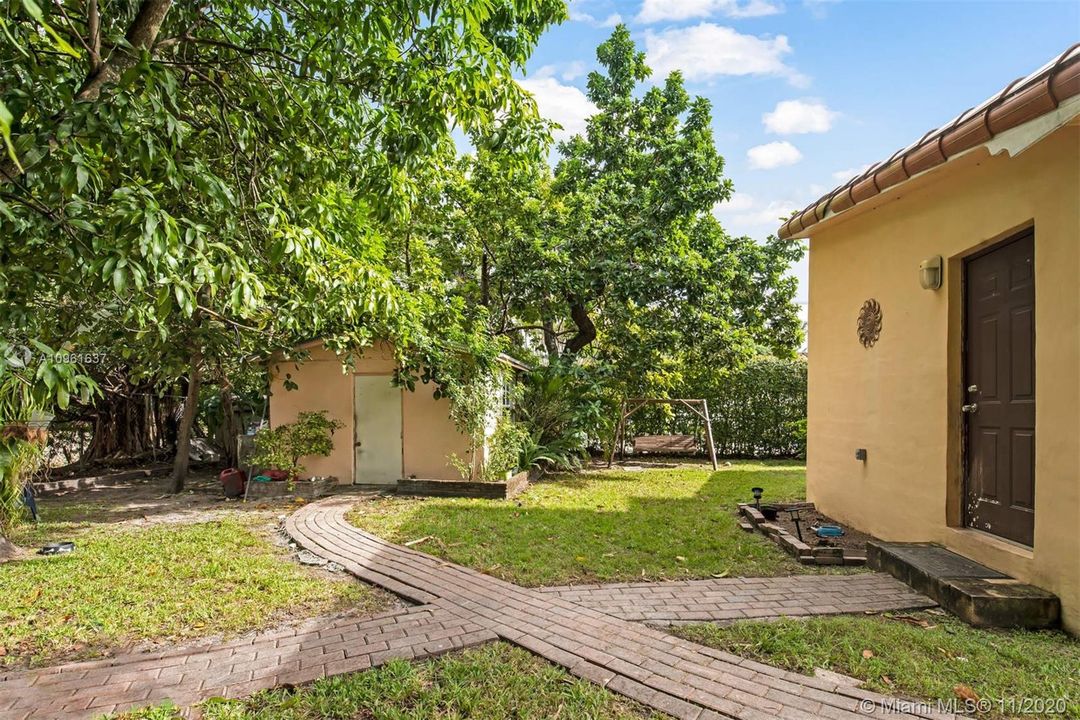Vendido Recientemente: $399,900 (4 camas, 3 baños, 1503 Pies cuadrados)