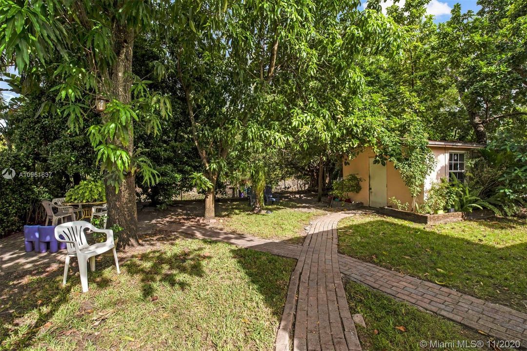 Vendido Recientemente: $399,900 (4 camas, 3 baños, 1503 Pies cuadrados)
