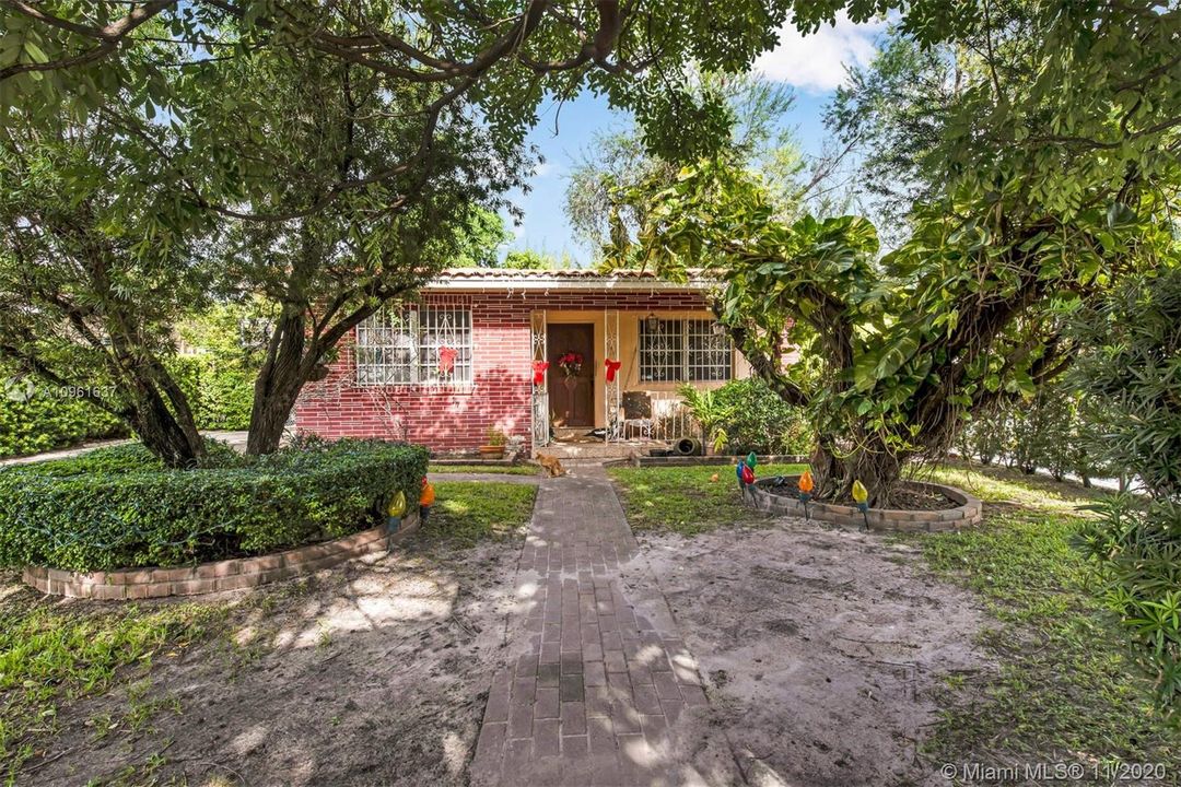 Vendido Recientemente: $399,900 (4 camas, 3 baños, 1503 Pies cuadrados)
