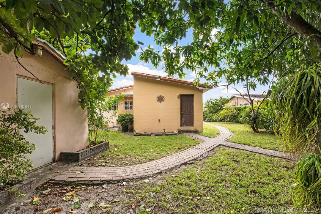 Vendido Recientemente: $399,900 (4 camas, 3 baños, 1503 Pies cuadrados)