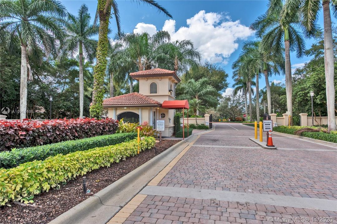 Recently Sold: $1,495,000 (5 beds, 5 baths, 4808 Square Feet)