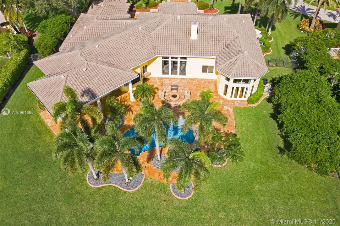 Recently Sold: $1,495,000 (5 beds, 5 baths, 4808 Square Feet)