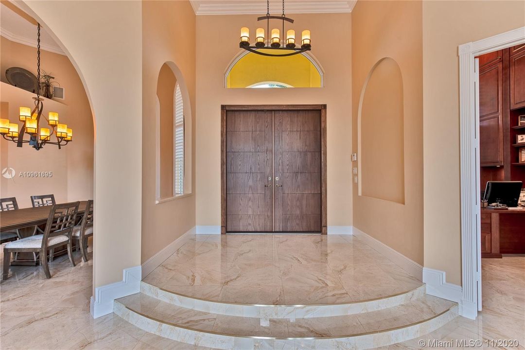 Recently Sold: $1,495,000 (5 beds, 5 baths, 4808 Square Feet)