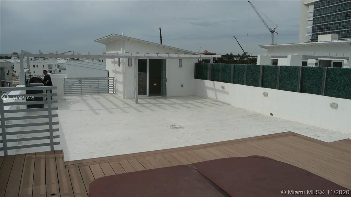 Recientemente alquilado: $5,500 (5 camas, 5 baños, 4307 Pies cuadrados)